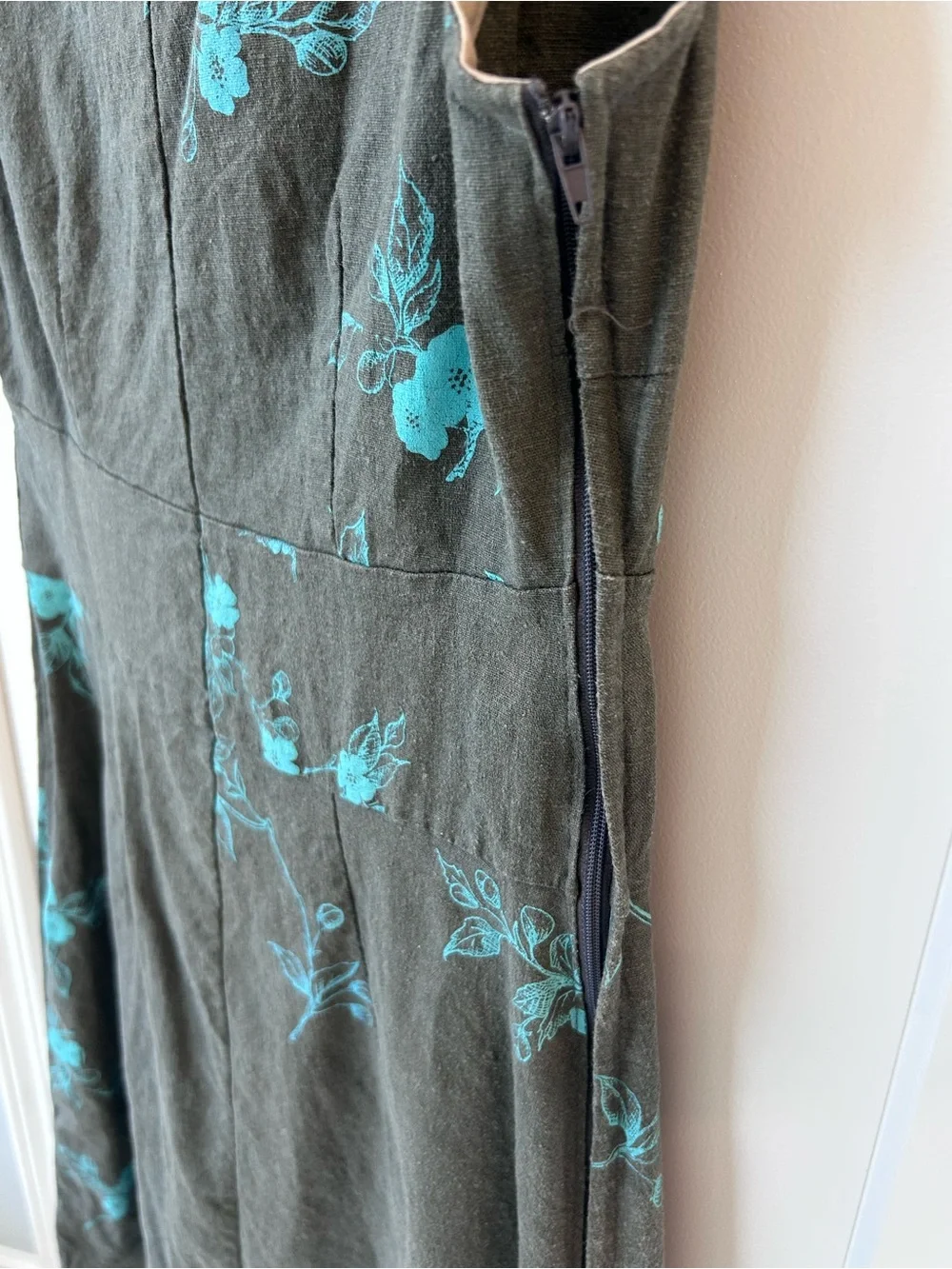 Smoking Lily Soft Charcoal Grey Floral V-Neck Midi Dress with Aqua Print - Picture 4 of 11